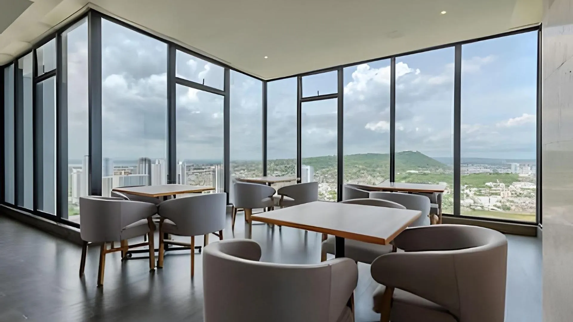 Nuevo Con Impresionante Vista A La Laguna Piso 21 Cartagena