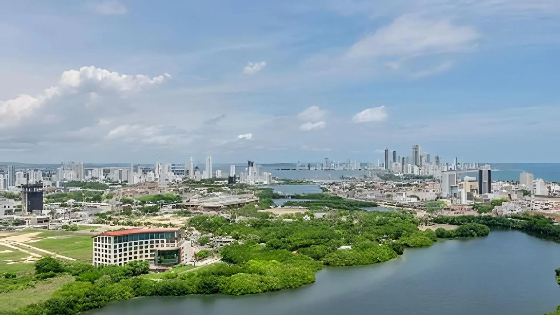 Nuevo Con Impresionante Vista A La Laguna Piso 21 Cartagena