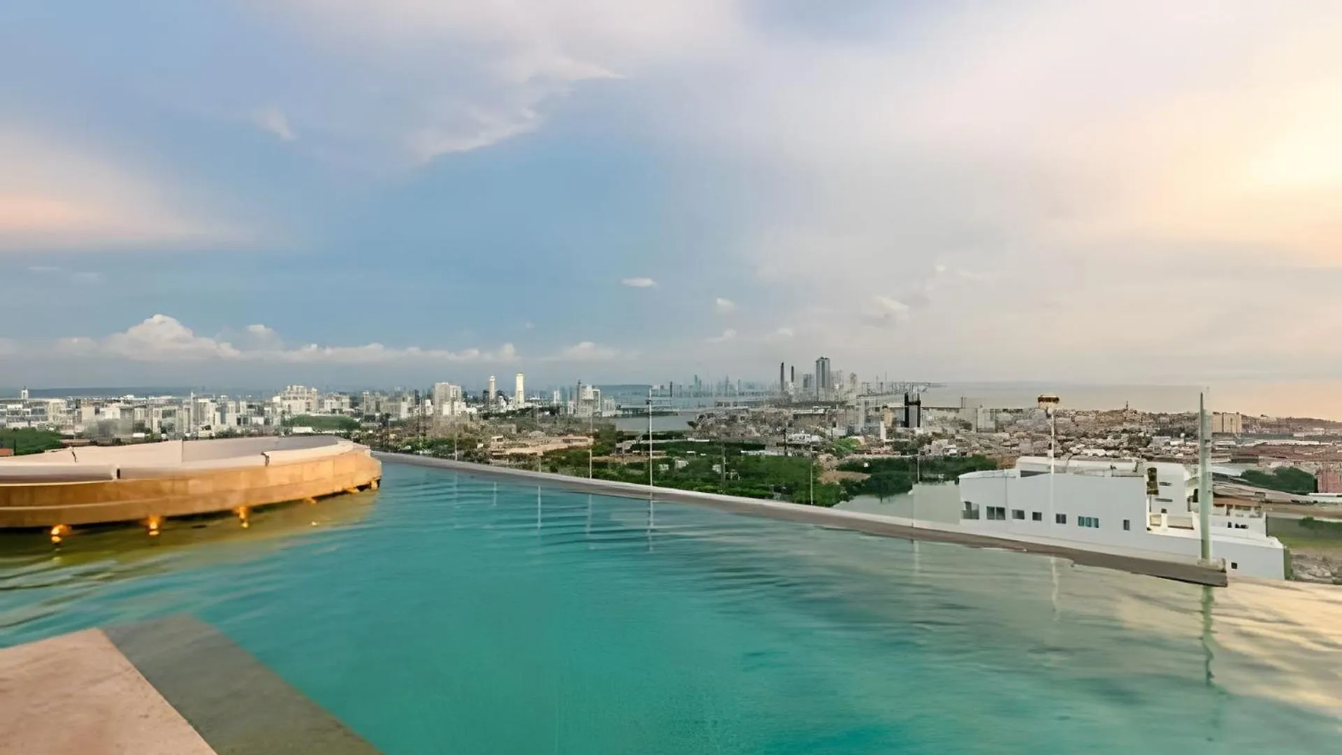 Nuevo Con Impresionante Vista A La Laguna Piso 21 Cartagena Apartment